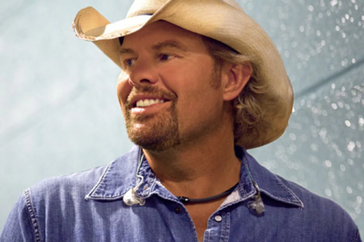 Toby Keith Pours A Shot Of Sentimentality In Tavern - how do you like me now toby keith roblox id