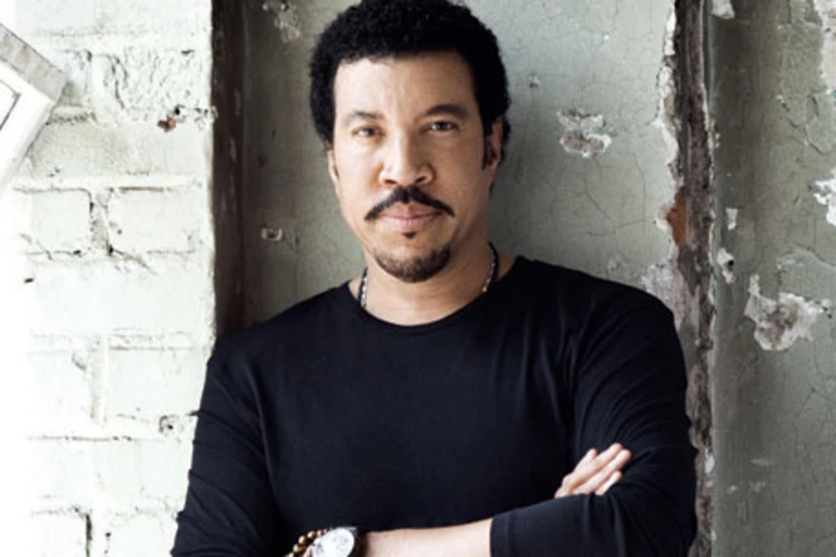 Lionel Richie Brings Country Home To Tuskegee