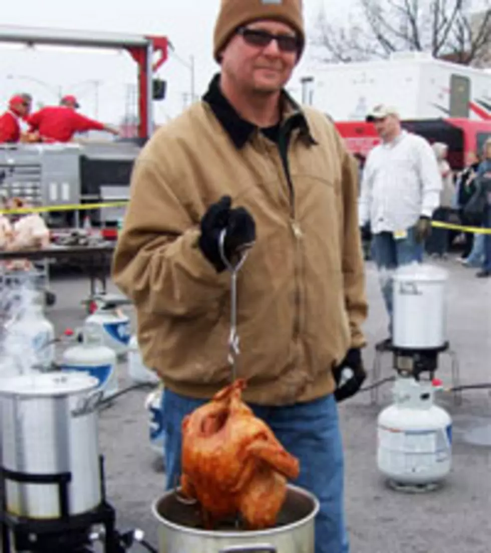 Tracy Lawrence Puts on Chef&#8217;s Hat to Help the Homeless