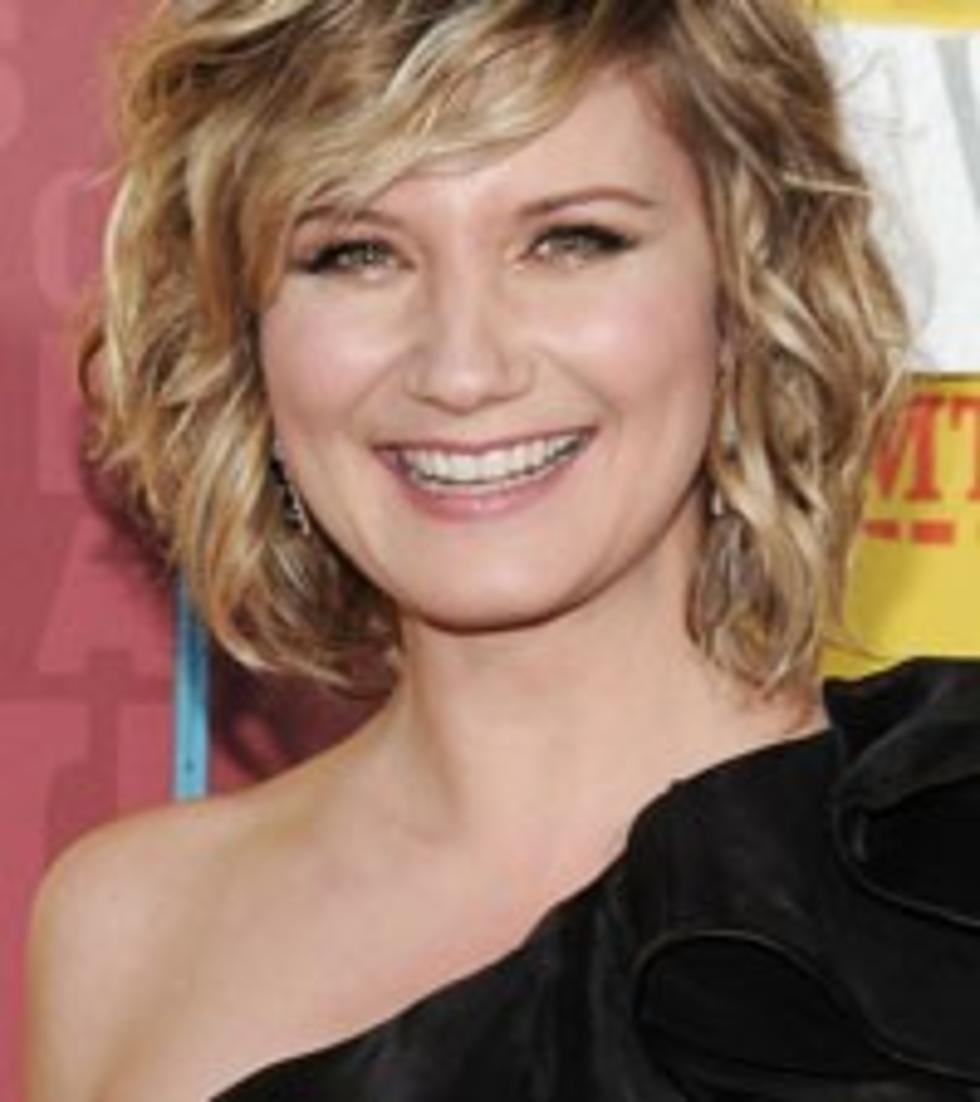 Jennifer Nettles Puts ‘Heart’ Into Super Bowl Ad (VIDEO)