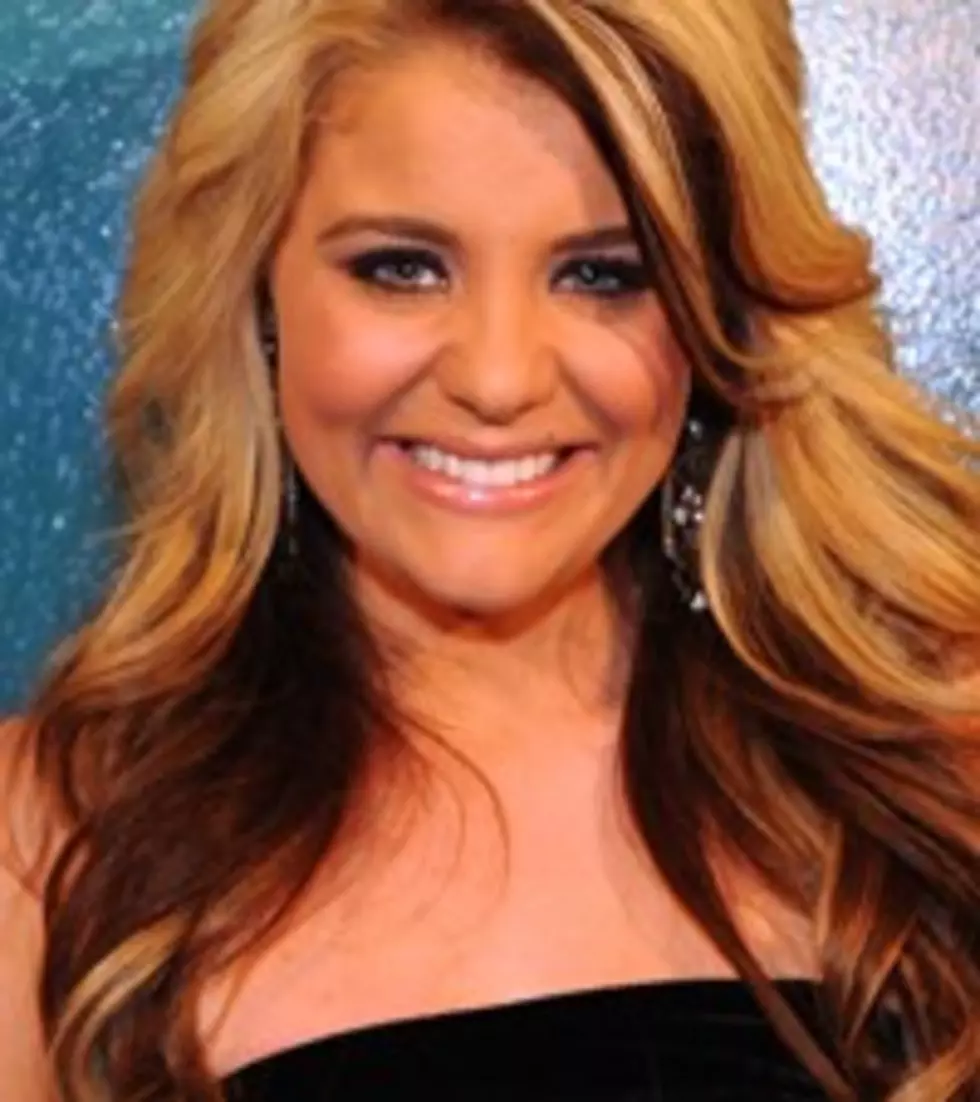Lauren Alaina Gets Chilly Reception From Hotel Staff