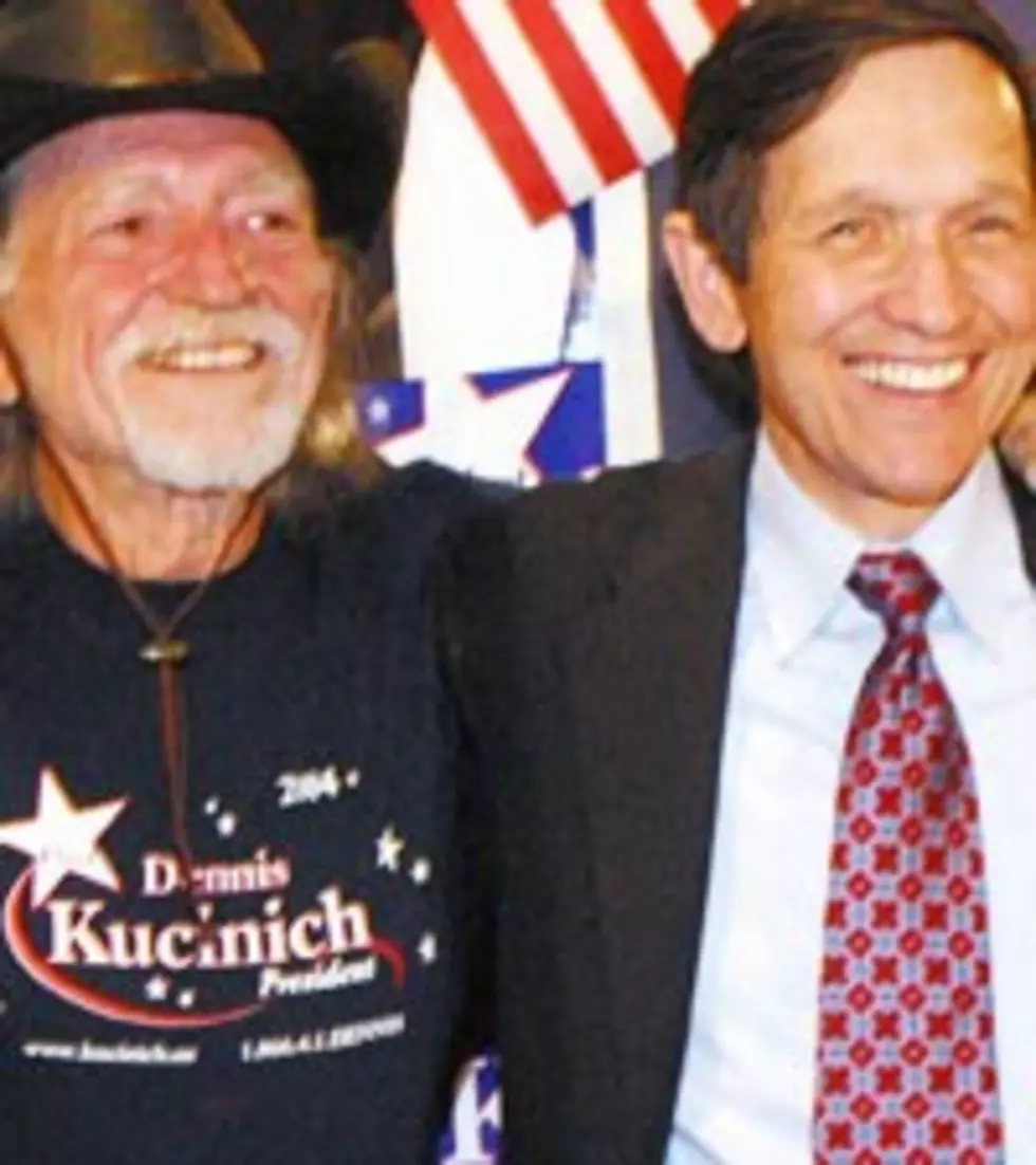 Willie Nelson Campaigns for Ohio Congressman Dennis Kucinich