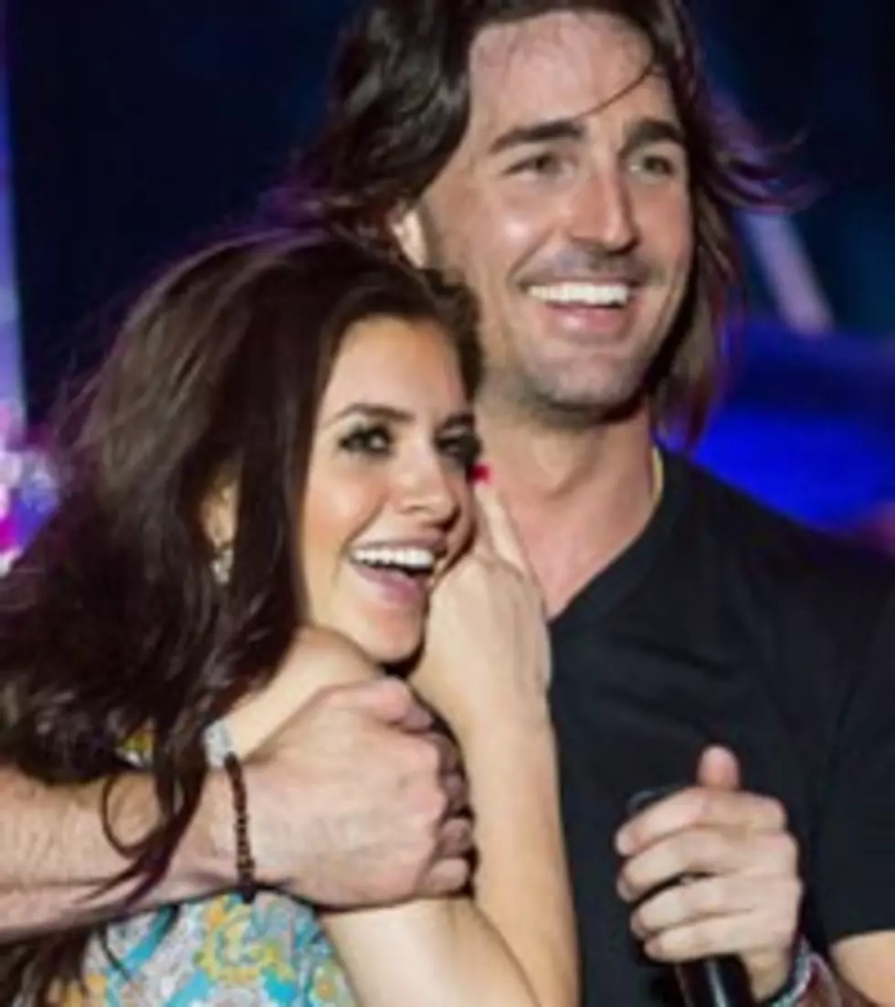 Jake Owen, Lacey Buchanan Engagement: a Family (and Fan) Affair