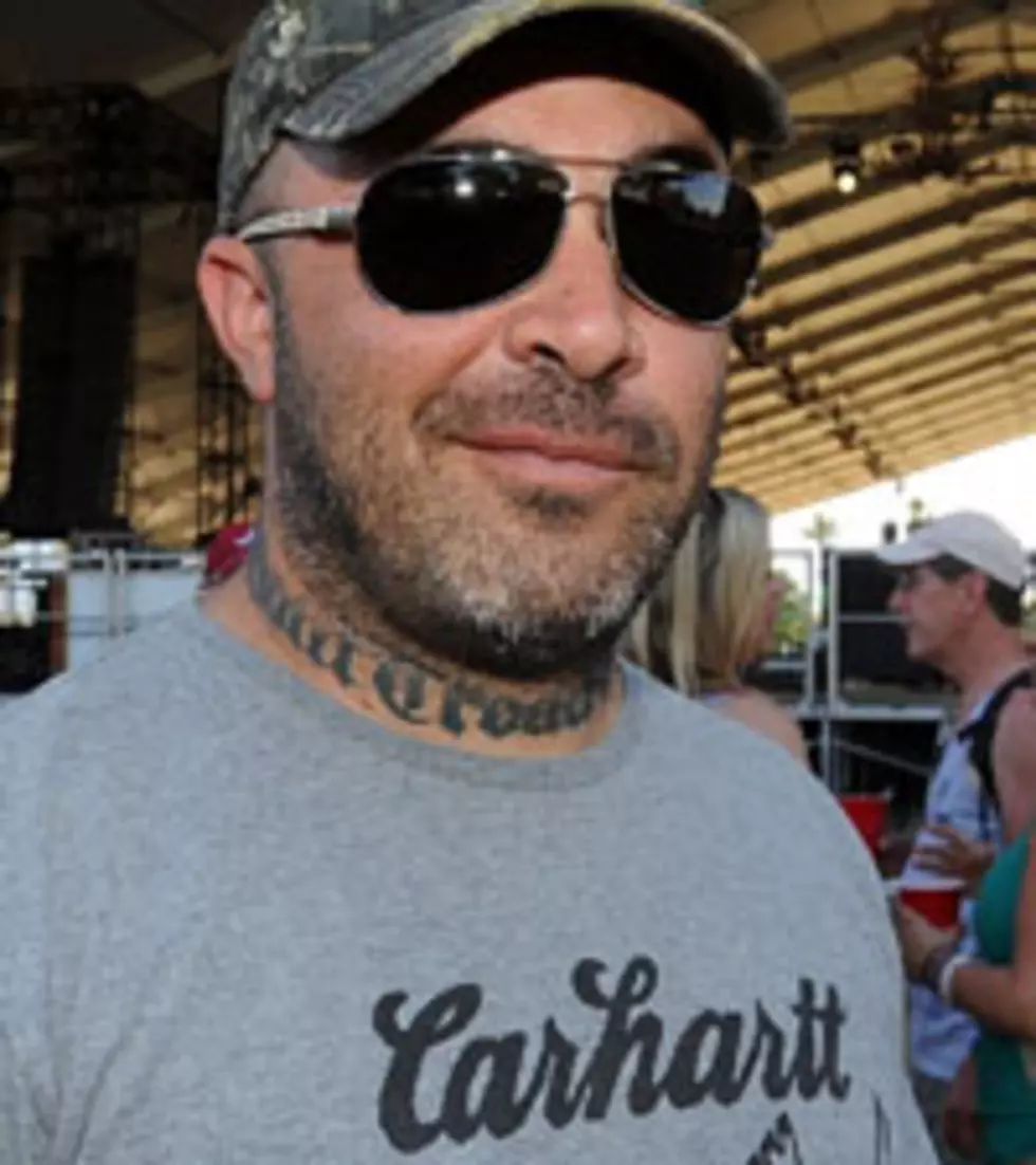 Aaron Lewis Finds Country Music Is &#8216;Best Fit&#8217;