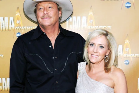 Alan Jackson shares his private health battle in extended interview