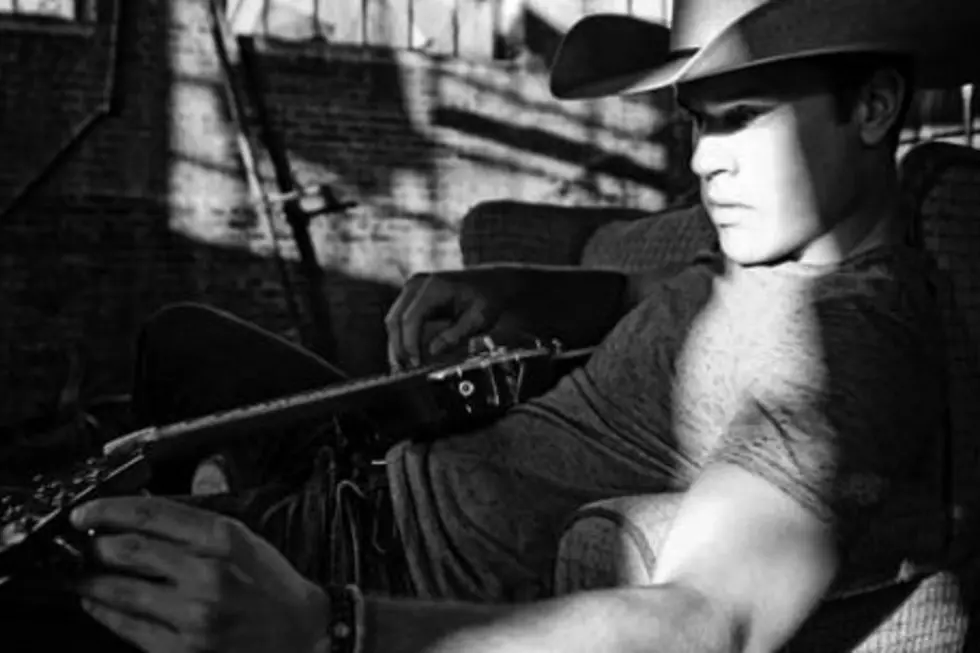 Dustin Lynch Has Cowboys, Angels and Aldean on His Side