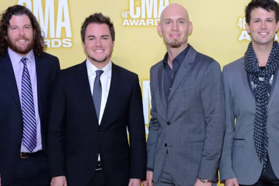 Eli Young Band, &#8216;I&#8217;ll Be Home for Christmas&#8217; Video