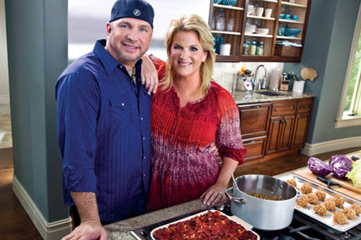 Garth Brooks, Trisha Yearwood: Couple Cook Together on 'Trisha's ...