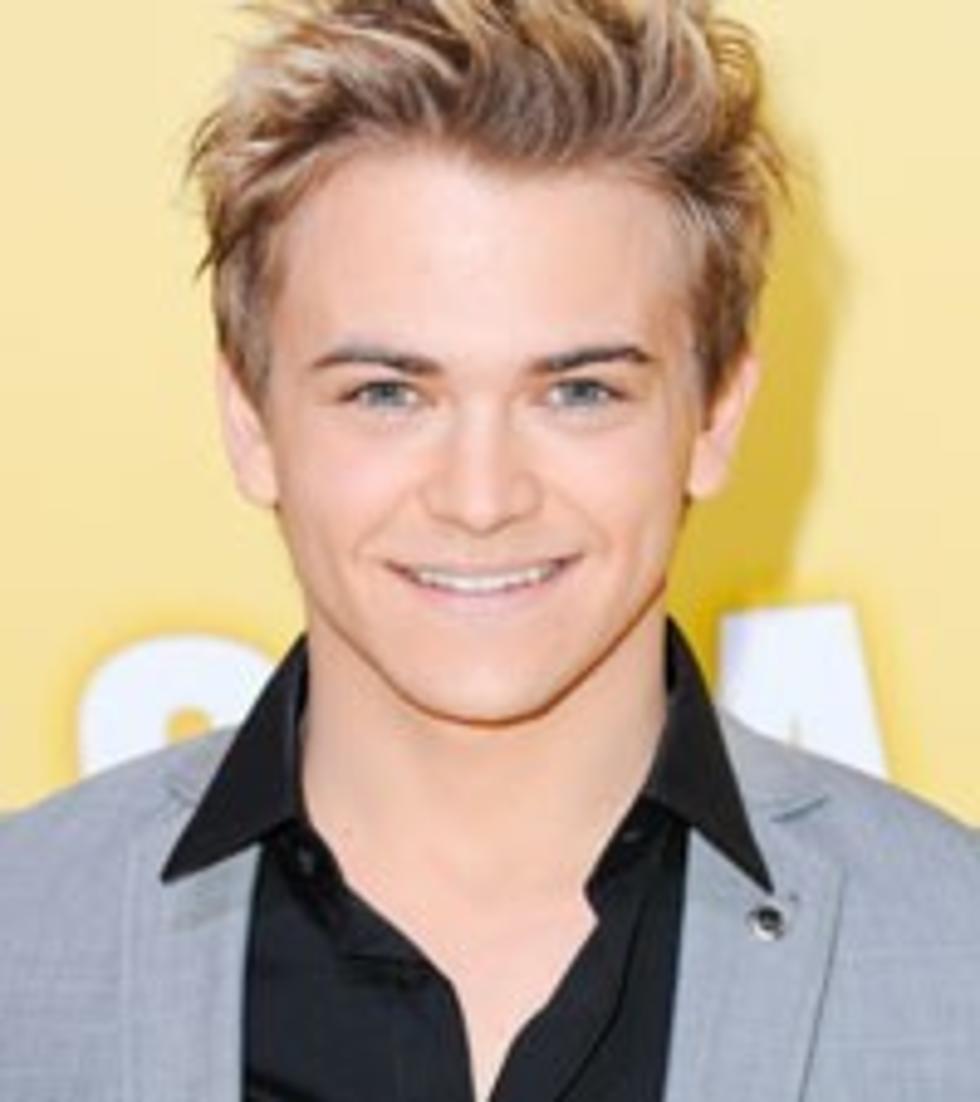 Hunter Hayes’ ACM Video Features Singer as James Bond