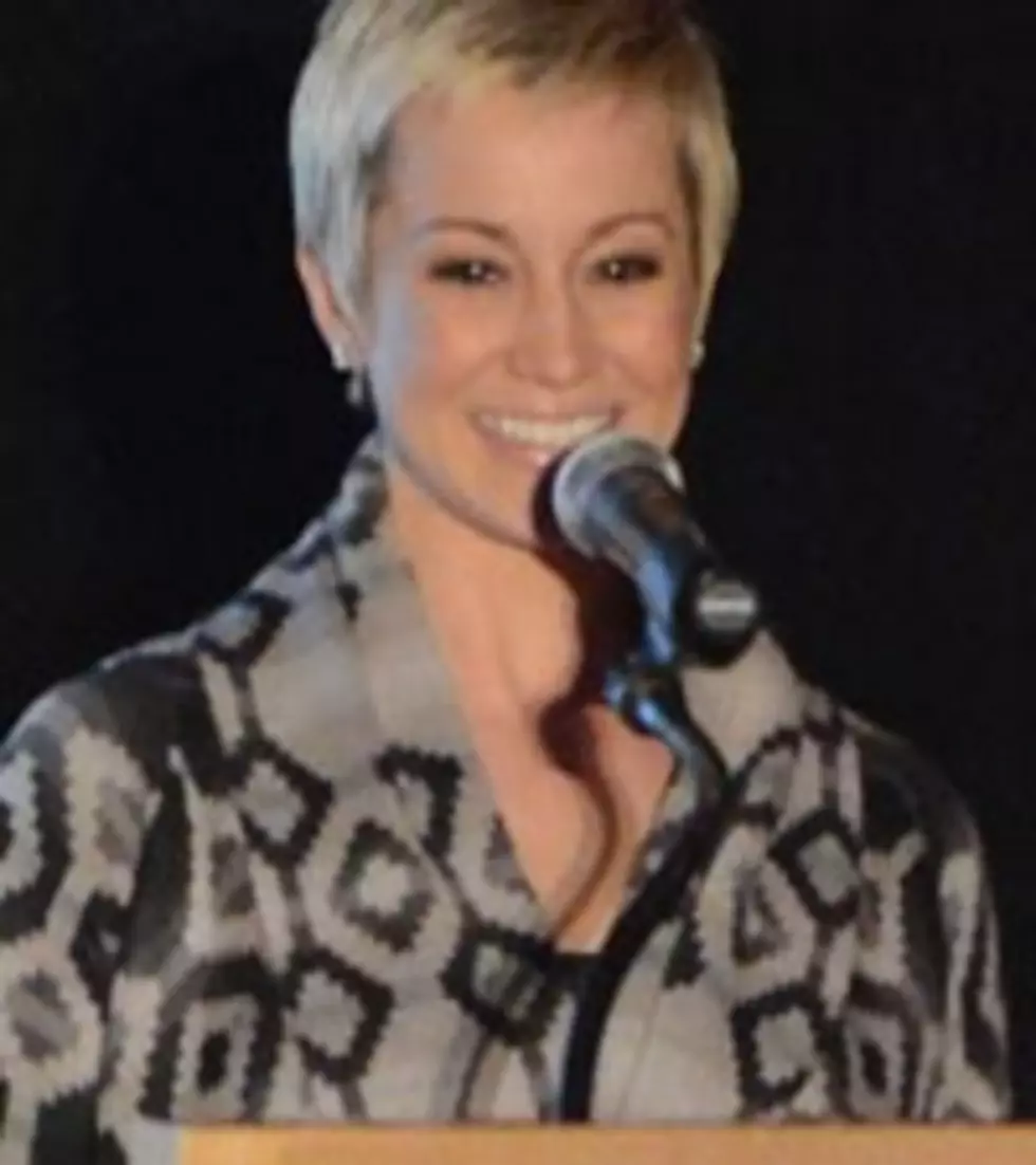 Kellie Pickler Hosts ‘Dinner With Your Dog’