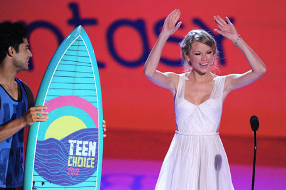Taylor Swift Leads Country Nominees at 2013 Teen Choice Awards