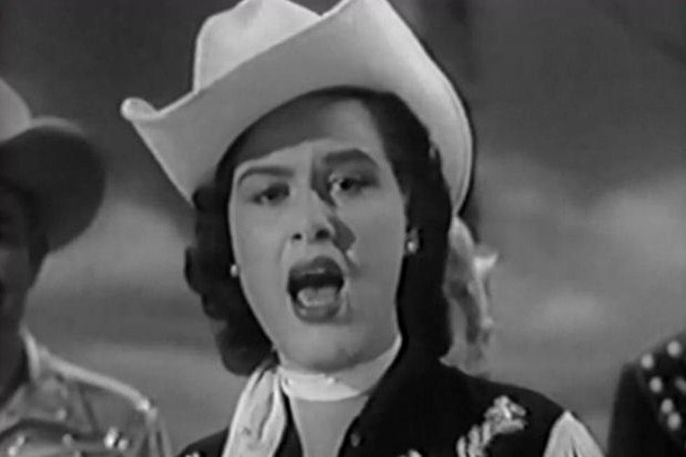 60 Years Ago: Patsy Cline Hits No. 1 With ‘I Fall to Pieces’
