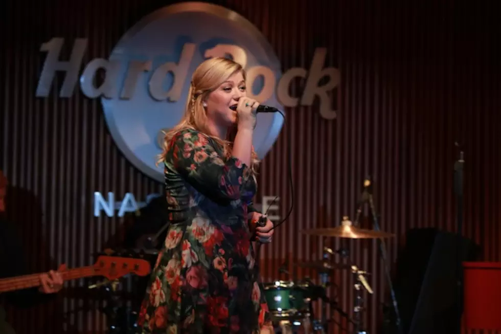 Kelly Clarkson Raises Funds for Musicians On Call