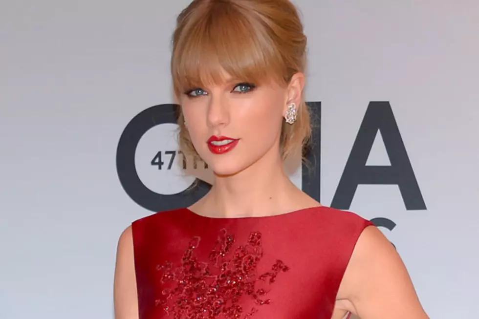 Taylor Swift Joined By Country Legends for &#8216;Red&#8217; at 2013 CMA Awards [Video]