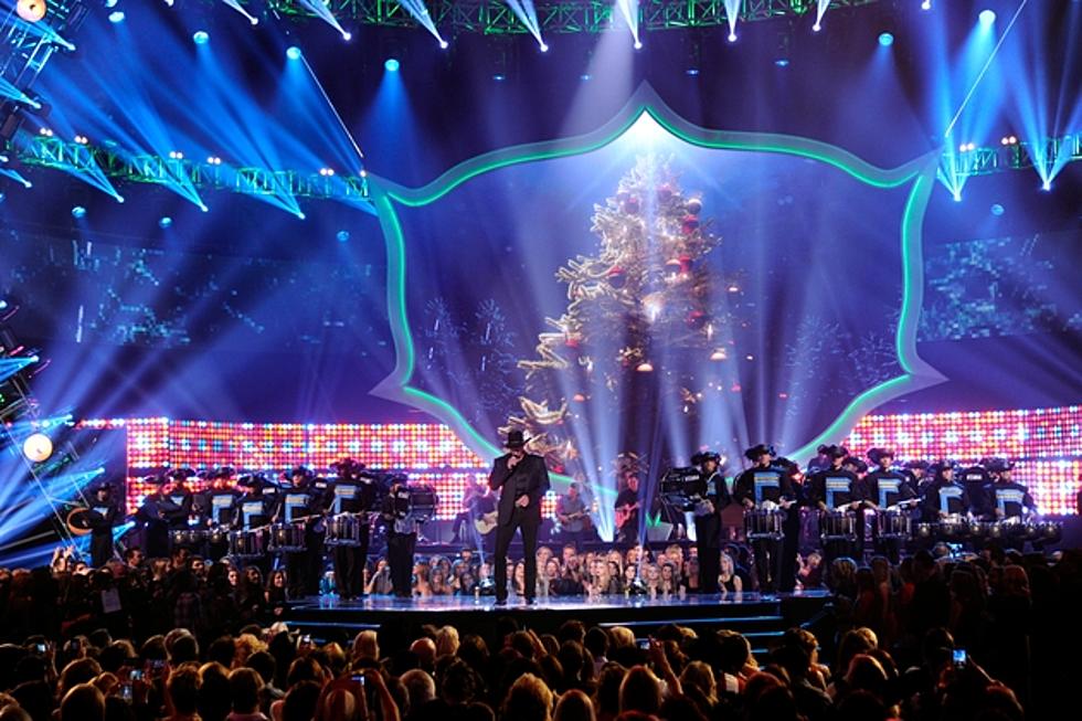 Trace Adkins Performs ‘Carol of the Drum’ at the 2013 American Country Awards
