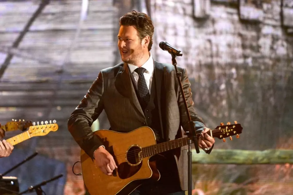 Blake Shelton Teams With Willie Nelson + More for Special 2014 Grammys Performance [VIDEO]