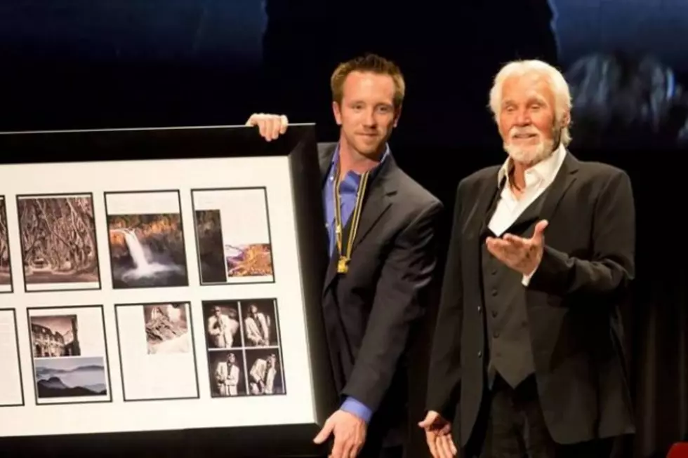 Kenny Rogers Awarded for Photography