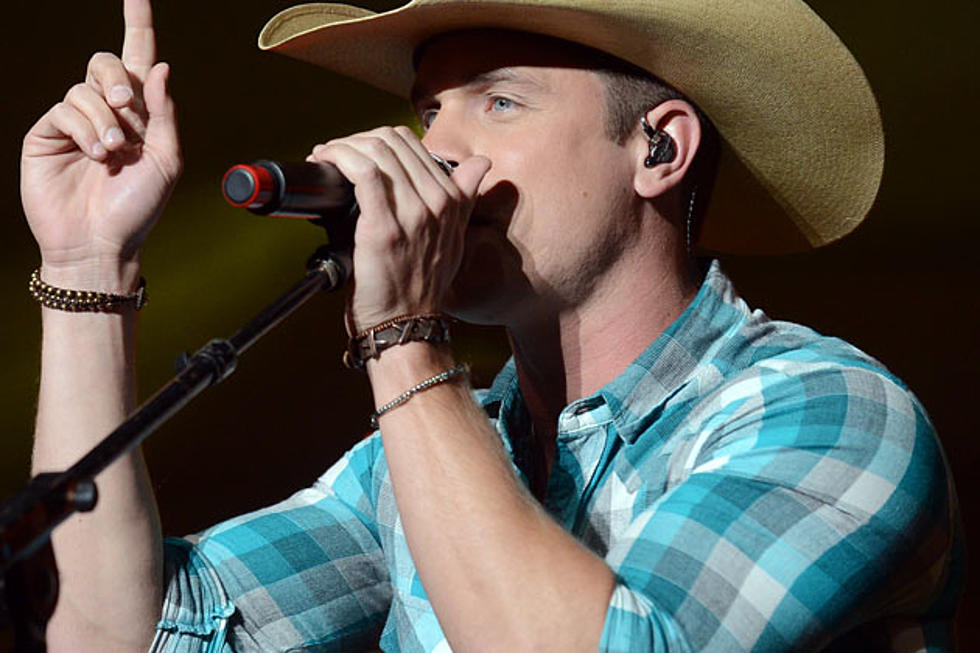 Dustin Lynch&#8217;s &#8216;Where It&#8217;s At&#8217; Hits Top 10