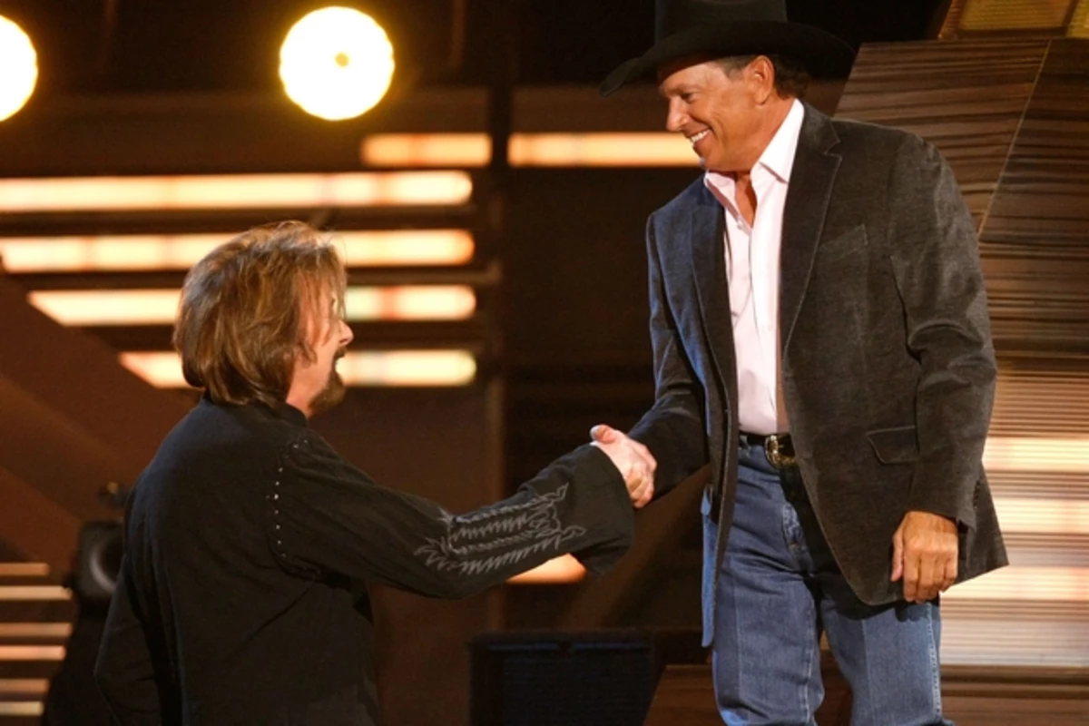 Ronnie Dunn Joins George Strait Onstage During Farewell Tour