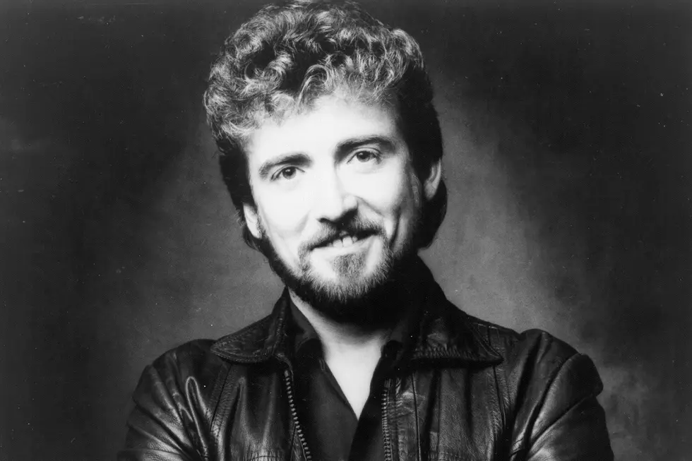 33 Years Ago: Keith Whitley Hits No. 1 With &#8216;I&#8217;m No Stranger to the Rain&#8217;