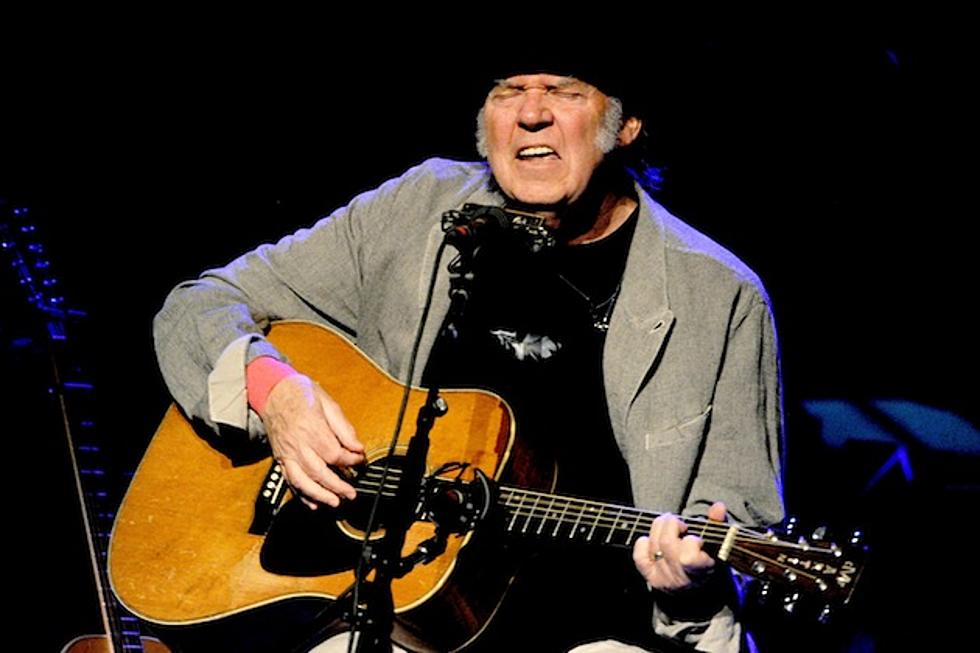Neil Young Covers Willie Nelson on 'The Tonight Show'