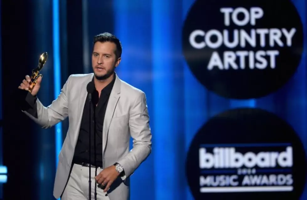 Luke Bryan Wins Top Country Artist at 2014 Billboard Music Awards