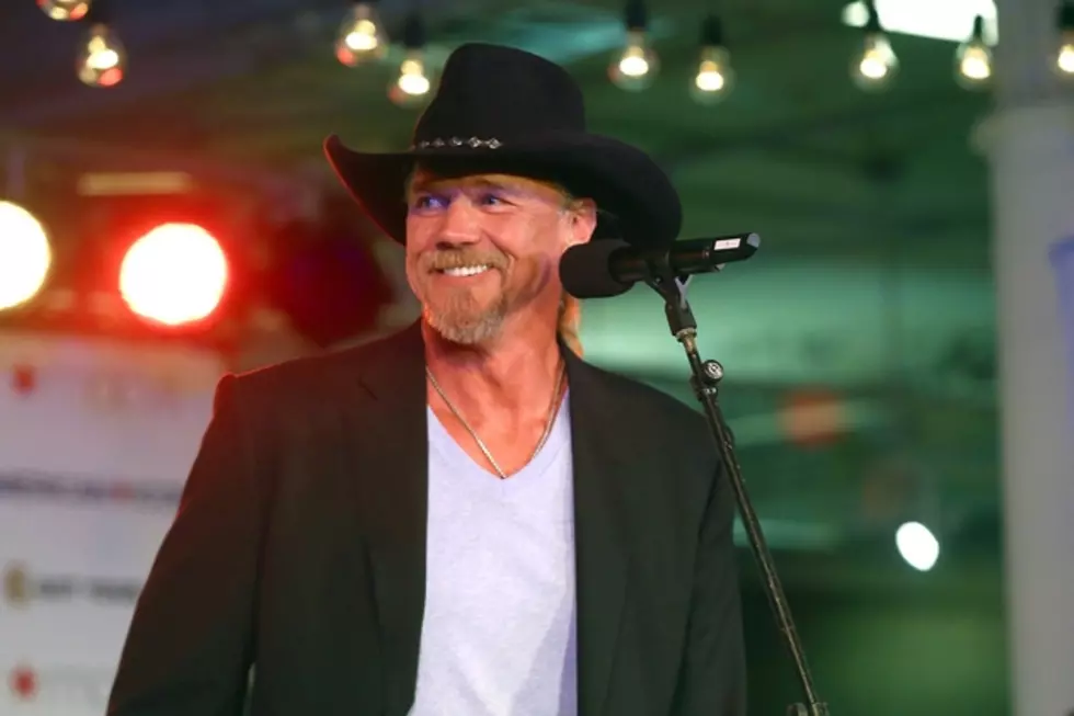 Trace Adkins Tweets Naked Picture &#8230; Again