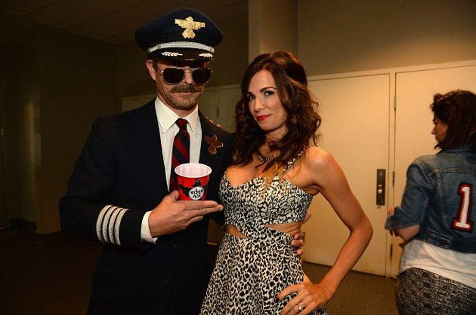 How Did Dierks Bentley&#8217;s Wife Feel About His 2014 CMT Music Awards Outfit? [VIDEO]
