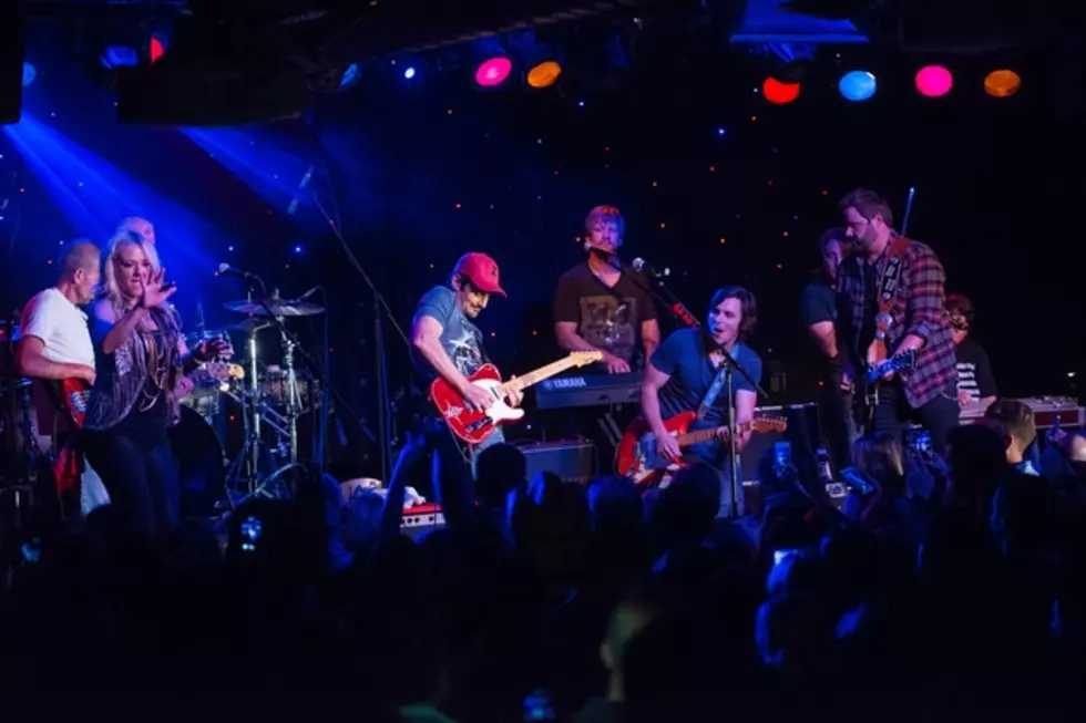 Brad Paisley Stops at Joe&#8217;s Bar in Chicago for &#8216;Hangafter&#8217; Party
