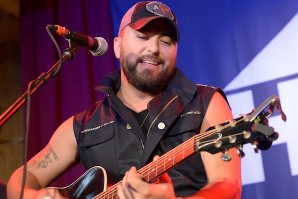 Tyler Farr Takes His Vocal Rest Seriously in Post-Surgery Video [WATCH]