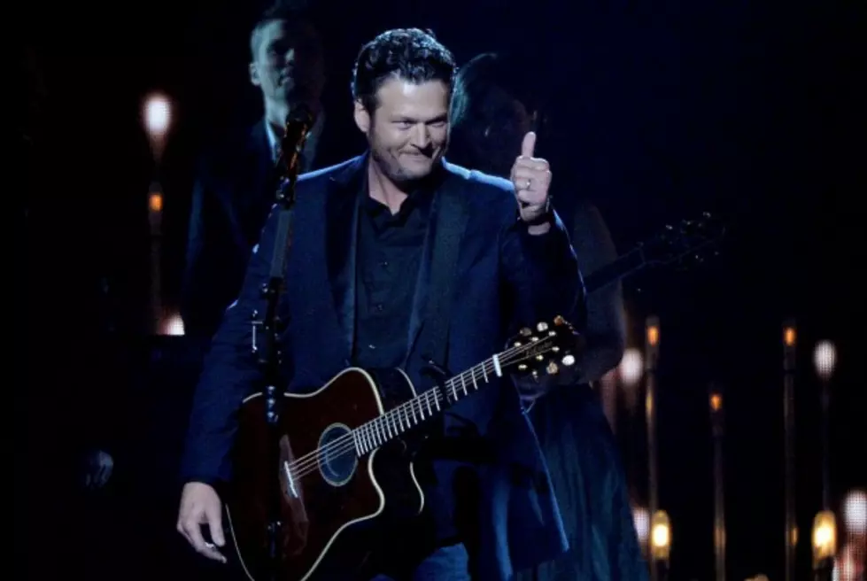 News Roundup &#8212; Dierks Bentley Reveals Gift to Tour Openers, Blake Shelton Gets Two New &#8216;The Voice&#8217; Team Members