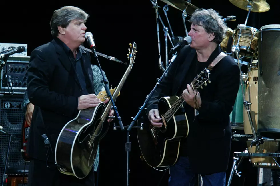 Vince Gill, Alison Krauss Pay Tribute to the Everly Brothers