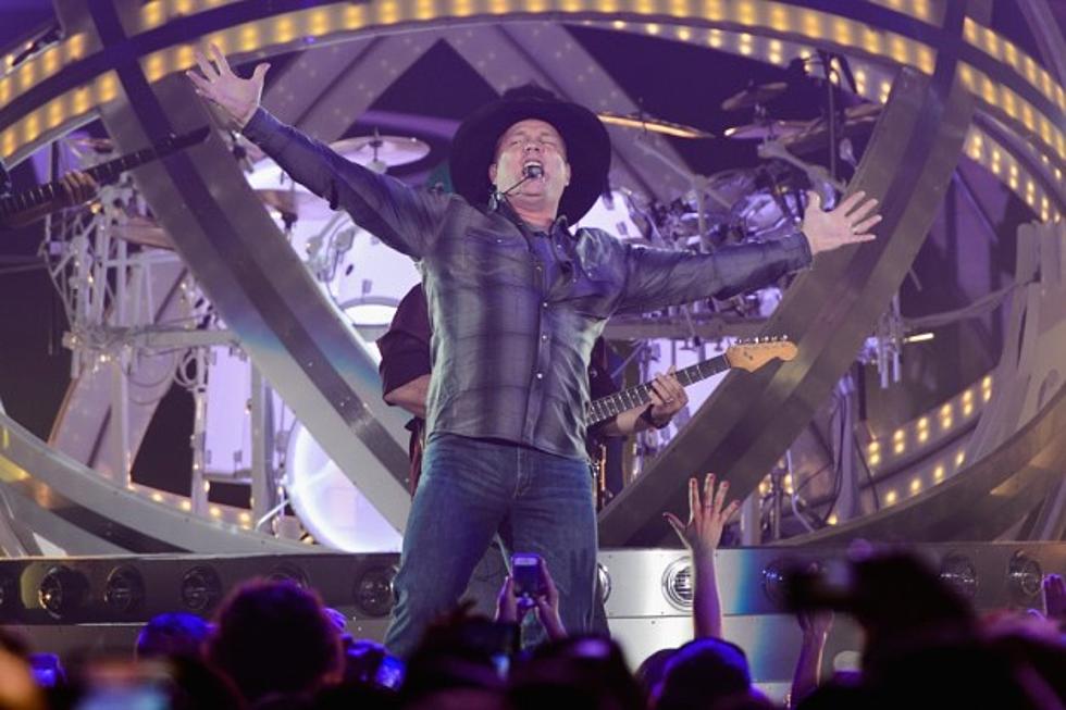 24 Years Ago: Garth Brooks Hosts &#8216;Saturday Night Live&#8217; With Chris Gaines