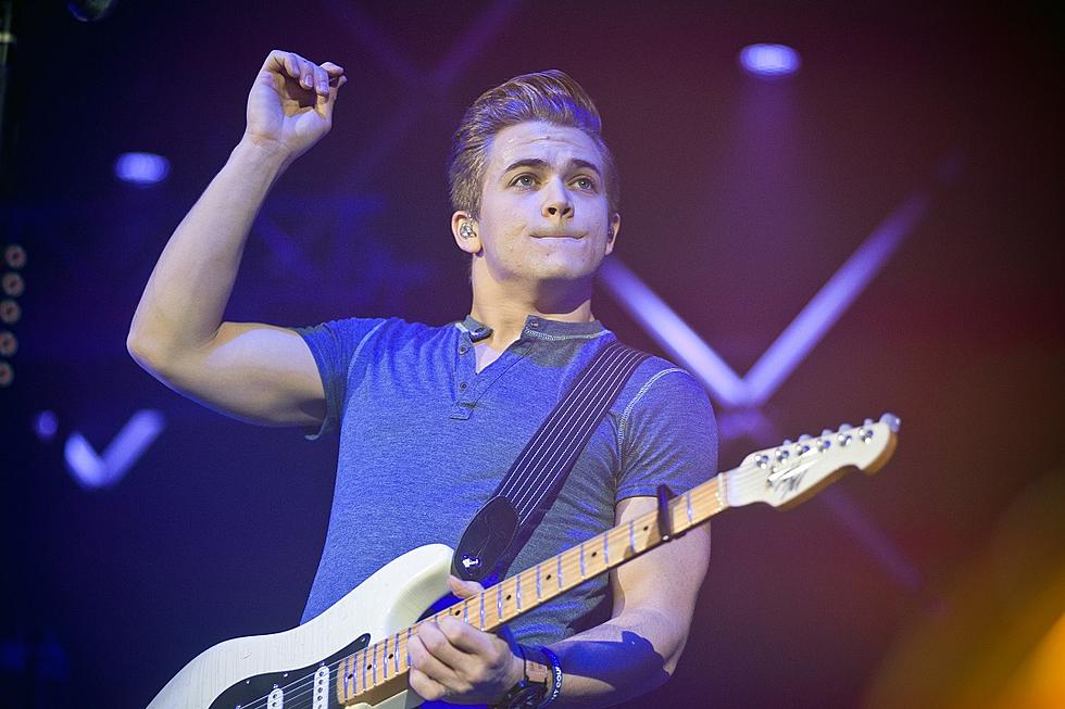 Hunter Hayes Gets a Dog, 'Pitch Perfect 2' Features Carrie