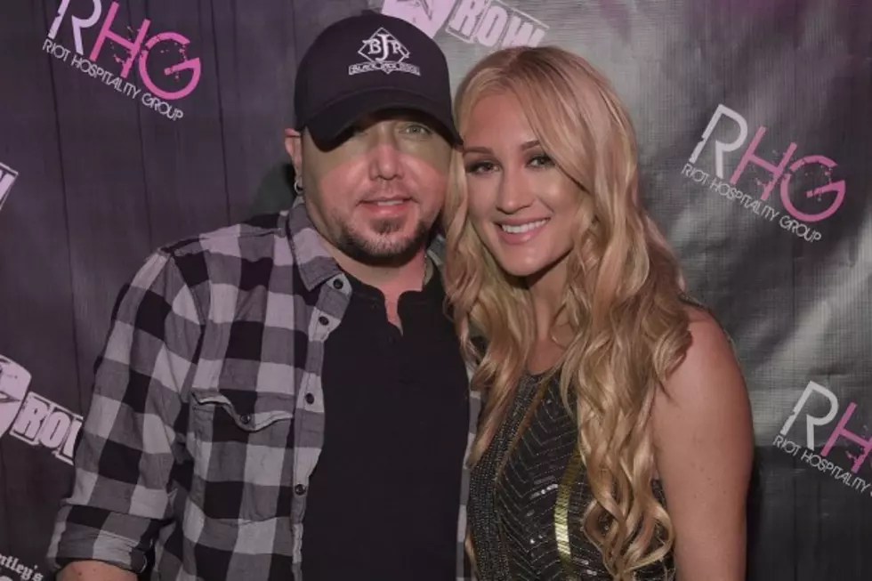 News Roundup: Brittany Kerr Shares Wedding Photos, RaeLynn Discusses &#8216;For a Boy&#8217; Inspiration
