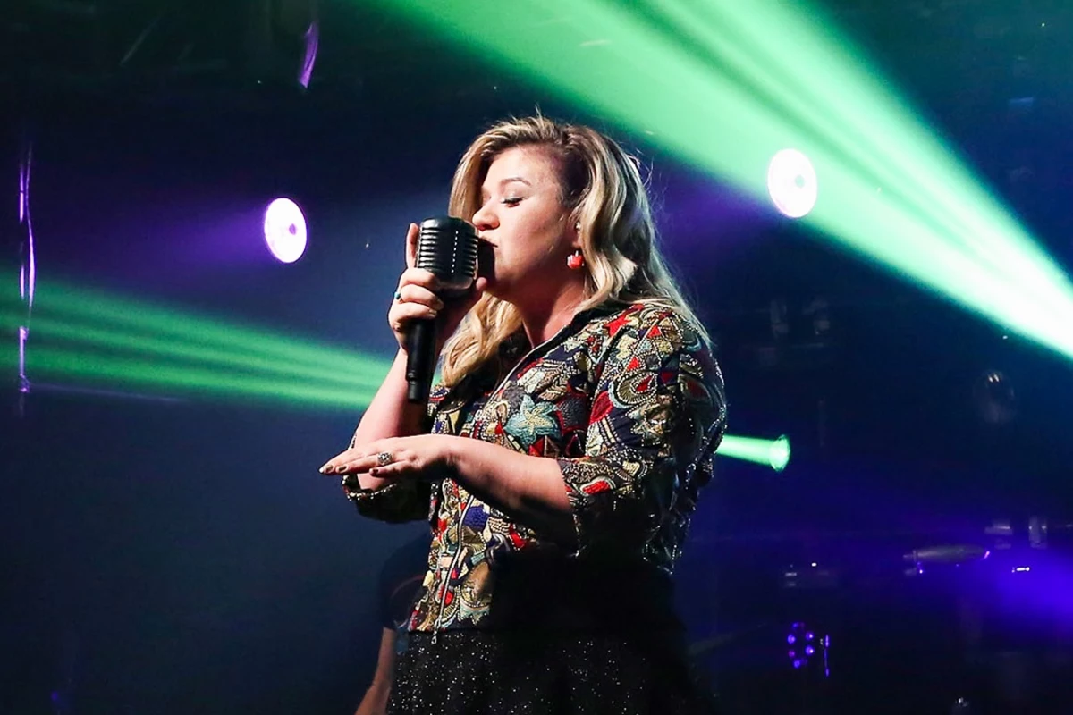 Kelly Clarkson Has New Album in the Works, And It's Country