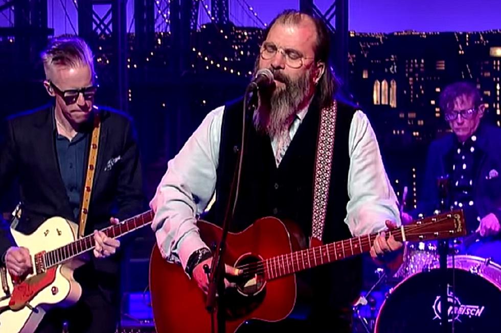 Steve Earle Performs on &#8216;Late Show With David Letterman,&#8217; Plans 2015 Tour [WATCH]