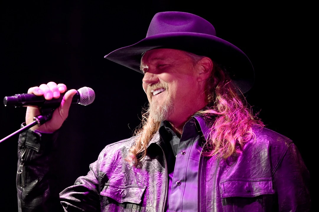27 Years Ago: Trace Adkins Scores First No. 1 Hit With ‘(This
Ain’t) No Thinkin’ Thing’