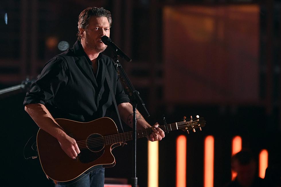 Blake Shelton: &#8216;Microphones Only Make a Voice Louder &#8230; Not Powerful&#8217;