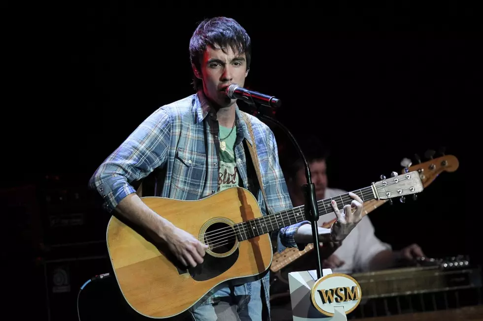 Mo Pitney Shares a New Single, ‘Everywhere’ [LISTEN]