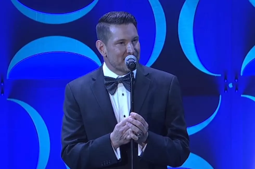 Ty Herndon Covers Miley Cyrus at the GLAAD Media Awards