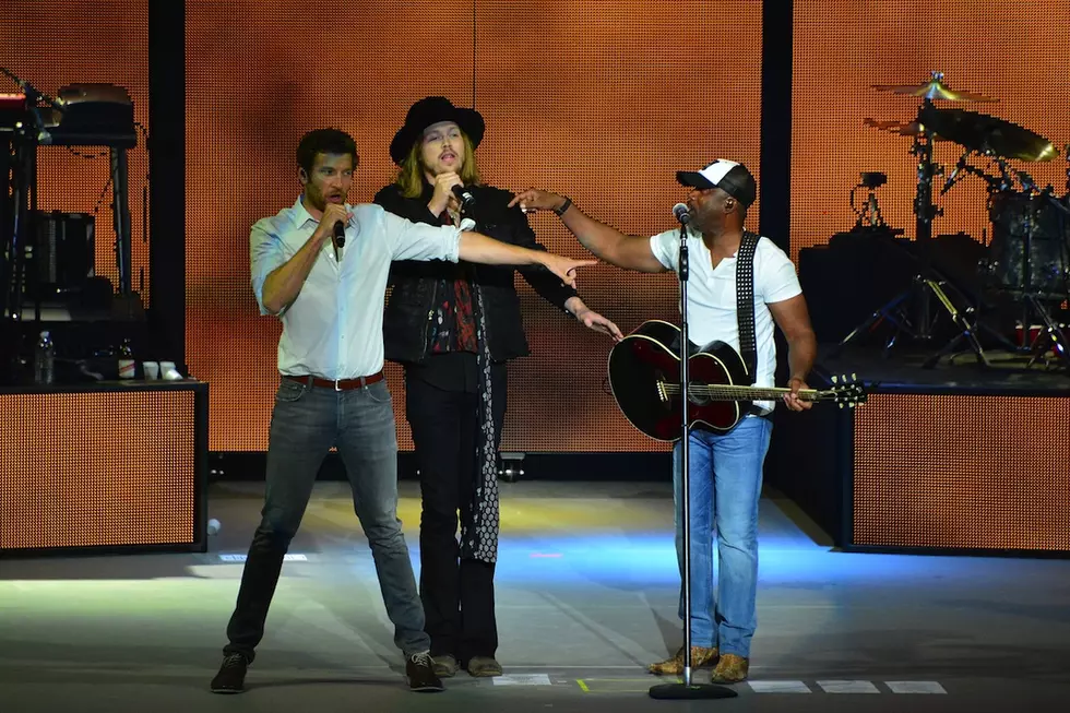 Darius Rucker and His 2015 Southern Style Tour Openers Perform &#8216;Hold My Hand&#8217; [WATCH]