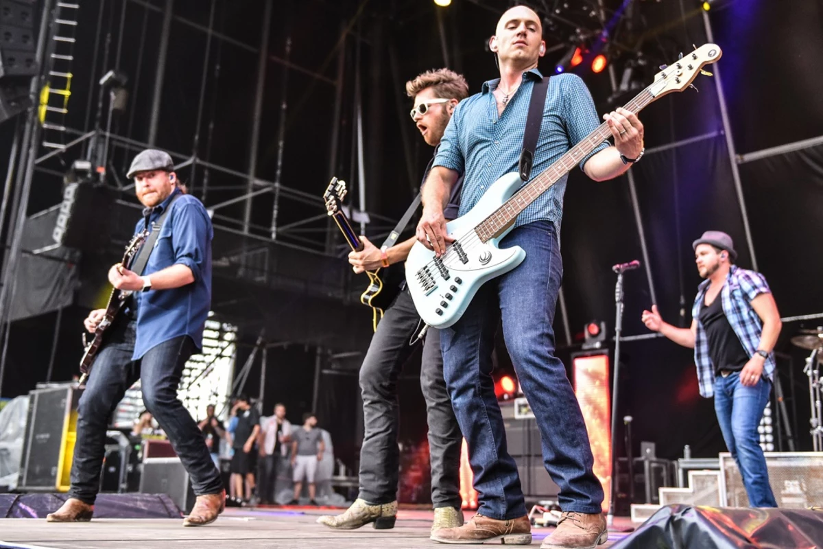 eli young band there nothing glamorous about their jobs eli young band there nothing glamorous about their jobs