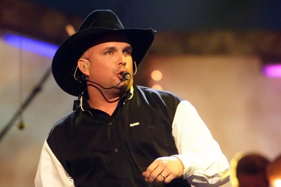 35 Years Ago: Garth Brooks Signs With Capitol Records
