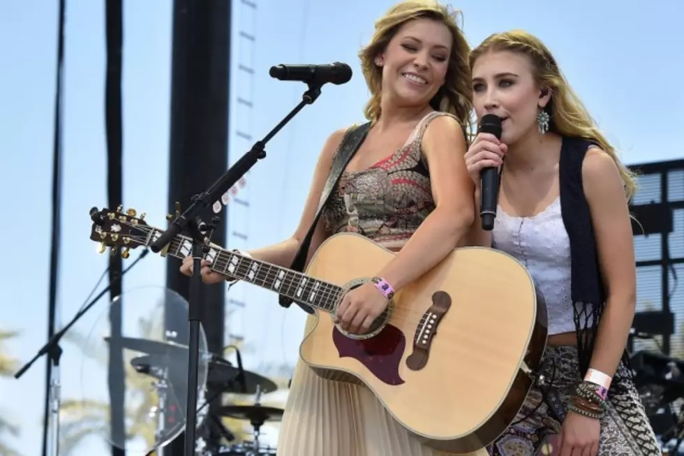 Maddie &#038; Tae&#8217;s &#8216;Girl in a Country Song&#8217; Declared Song of the Year in 2015 Golden Boot Awards