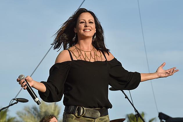 Sara Evans&#8217; First Time on the Radio: Yes, There Were Tears