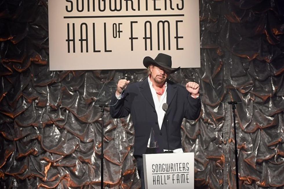 Jennifer Nettles, Stephen Colbert Pay Tribute to Toby Keith, Bobby Braddock at 2015 Songwriters Hall of Fame Induction Ceremony