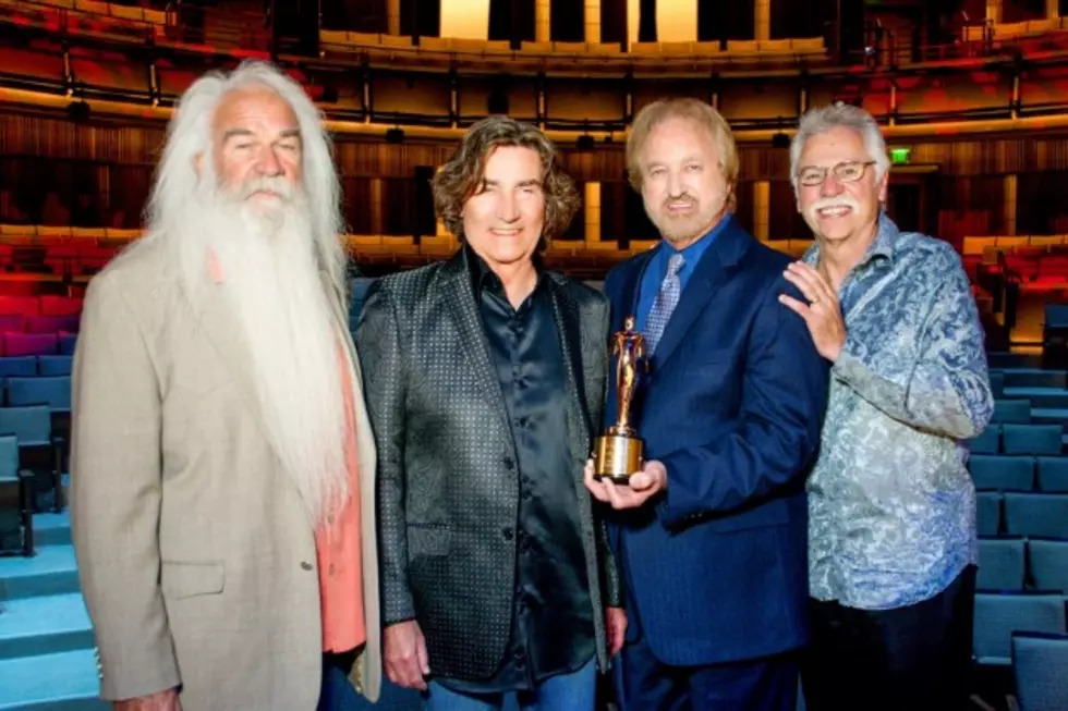 The Oak Ridge Boys Honored With Award for &#8216;A Salute to Christmas&#8217; Special