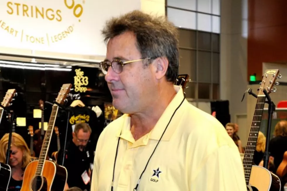 Vince Gill Recalls Disastrous Experience Opening for KISS