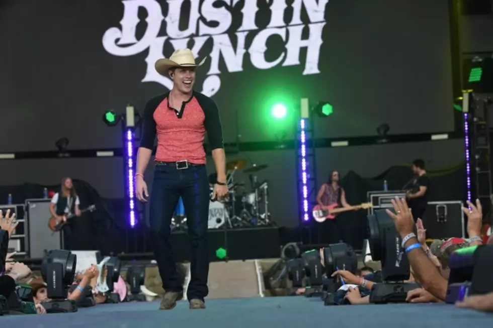 News Roundup: Dustin Lynch Talks Family, Ronnie Dunn Recruits Reba